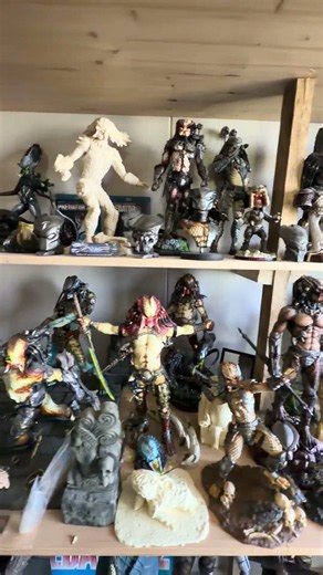 Various Predator Model kits - Aliens vs Predator statues Models