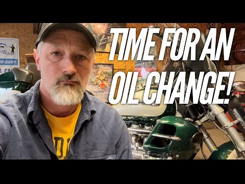 How to change the engine oil on a Gen 1 Honda Valkyrie