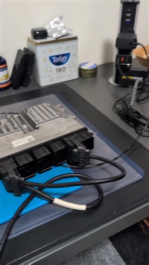 Using the universal adapter cable from Chiptuningshop.com offers a quick and safe solution and its compatibility with multiple tools. | Elite Tuning ECU Remapping & Key Programming