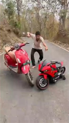 Scooty vs SupScooty Power! 🛵🔥🏍️ #unboxing #toyswala #supe