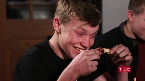 556K views · 7.4K reactions | Wall of Fame or Wall of Shame? The Duggar boys try the atomic hot wings challenge! #CountingOn | Counting On | Facebook