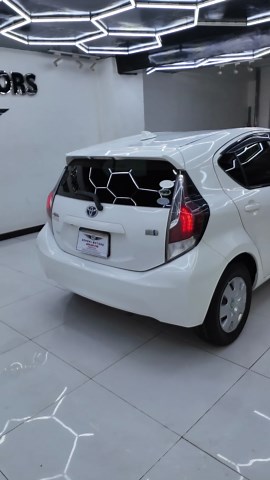 2015 Toyota Aqua S: Quick Overview & Details