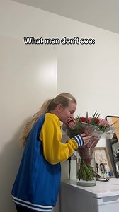 Annet | Content creation | Videographer 📍Bay Area on Instagram: "gift her flowers ❤️💒 #flowers #bf #princesstreatment #giftherflowers #anniversary #gifts #relationship #ldr #ldrcouple #ldrquotes #couplegoals #couplelove"