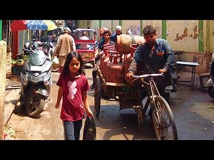 India: Walking Through The Streets of Old Delhi. Real Delhi Life. City Tour.