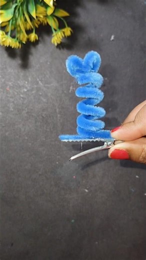 DIY Pipe cleaner Hairclip 💙💙 #youtubeshorts #hairclip #trending