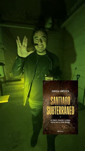 Dani Améstica on Instagram: "Miren quién recomendó mi libro: @fepomx directamente desde México. En su visita a Chile tuvimos el agrado de compartir y vivir la experiencia del mundo subterráneo. Es un verdadero honor y una enorme alegría contar con su recomendación. Los invito a todos y todas a leerlo. Recuerden: el lanzamiento será el 31 de enero a las 19:00 horas en la librería @nuevaltamira @planetadelibroscl ¡Gracias totales!"