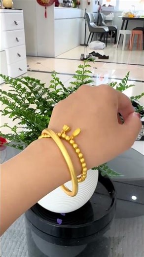 Women Bracelet Designs Gold & Diamond Bracelets for Women | Jewellery Collection