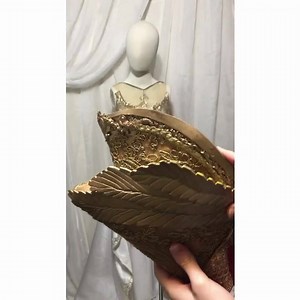 Thanks for all the kind words on my She-Ra costume! It’s already a year old but I’ve lots more photos in mind I hope to be able to do! Maybe by then I’ll have more muscle too, haha 💪✨ Everything made by me but the boots and wig. | AvantGeek