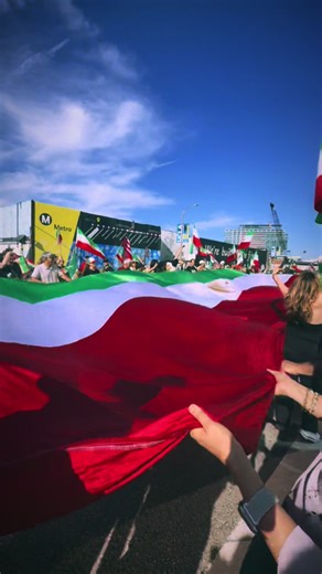 Thousands of Iranians celebrated the death of Khameini in Los Angeles this past weekend . . . . . #Iran #FreeIran #IranRevolution2026 #StopExecutionsInIran #shah4ever @Reza Pahlavi