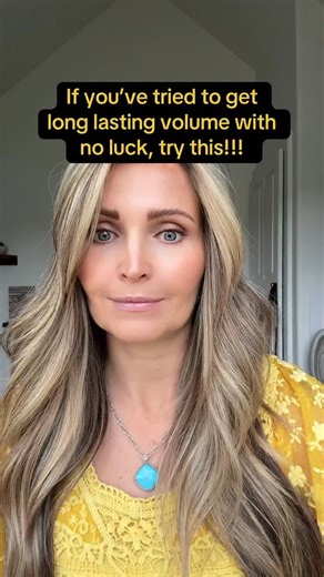 Mel~ 𝐻𝒶𝒾𝓇𝓈𝓉𝓎𝓁𝑒𝓈 & 𝑀𝒶𝓀𝑒𝓊𝓅 | If you’ve tried everything to get volume in your hair but it always falls flat, this is for you 🙌. I’m showing how to use the Voloom... | Instagram