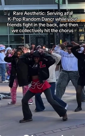 Everglow brings the people together! #kpoprandomdance #kpop #kpopfyp #everglow #kpopdance @에버글로우 (EVERGLOW)