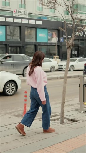 Lab Coffee & chocolate🍫 ✨ Kendi pastanı kendin oluştur! 🔥 Van’da bir ilk 🧁 Taze pastalar & özel çikolatalar 📚 Çalışma Salonu 👨‍👩‍👧 Aile Salonu 🚭 Sigarasız Alan 🌿 Bahçe Keyfi 📍 Adres: İkinisan #van