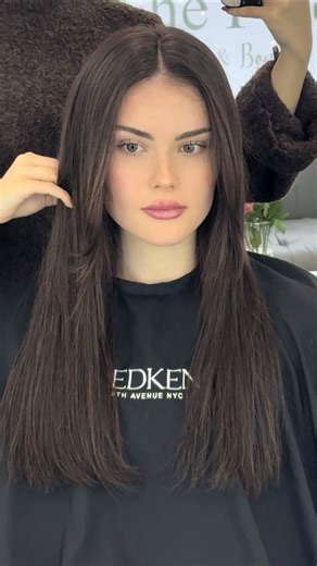 Haarverlängerung Kiel on Instagram: "By @lina_theplace_ Wie gefallt euch das Ergebnis? ————————— Sicher dir deinen Termin ganz einfach online oder über den Link im Profil oder telefonisch 0431/553473 ————————— Ich freue mich auf euch🫶🏽 Offnungszeiten: Dienstag - Freitag von 9-17 Uhr Samstag von 9-14Uhr #balayage #balayagehighlights #balayagehair #balayagespecialist #ashblonde ashblondebalayage aschblond facetrame silverblonde hairtransformation hairstyle hairideas hairinspo instahair hairblogg