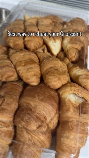 Shree on Instagram: "The right way to reheat a croissant🥐😋 . . . . . #croissant #foodtips #kitchenhack #foodknowledge #bakeryathome #foodlovers #everydaycooking #simplefoods #homekitchen #foodreels #telugureels❤️"