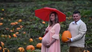 B.C. couple recreates ‘Alien’ in maternity photo shoot