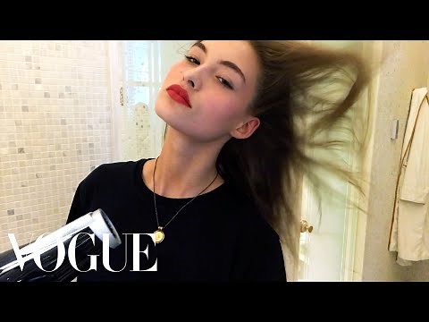 Grace Elizabeth’s Easy Model-On-Duty Makeup | Beauty Secrets | Vogue