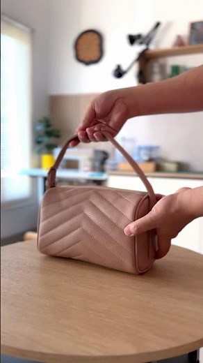 Calssic handbag. Free pattern and tutorial. #bagmakingtutorial #handmadebags #sewing #diycrafts