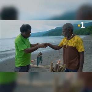 ✈️Destination le Vanuatu, où dans certains endroits de l'archipel, le troc, pratique historique et naturelle, occupe une place essentielle. 🏝️🐟🌱 Le replay de votre magazine Itinéraires : ⬇️ https://la1ere.francetvinfo.fr/nouv.../emissions/itineraires | Nouvelle-calédonie la 1ère