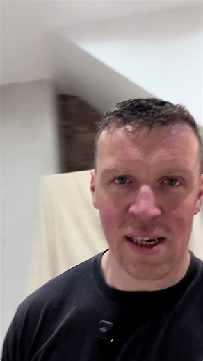 Real refurbs. Real lessons. 🎥💪 Out today with our social media team filming content Just trying to give a bit of real insight into what actually goes on with refurbs 🏚️➡️🏡 No guru stuff. No pretending it’s easy. Just sharing what we’ve learned the hard way so you don’t make the same mistakes 😅 If it helps you save money, avoid stress, or think twice before ripping out a kitchen… job done 👊 More behind-the-scenes coming 🎬🔥