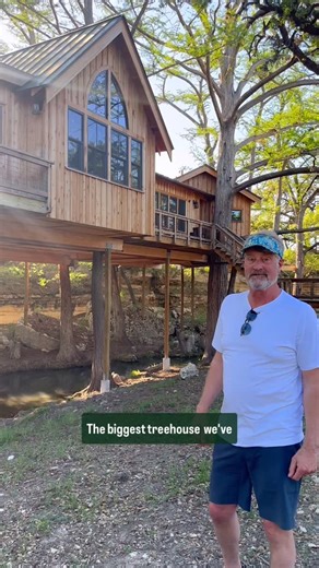 Nelson Treehouse and Supply on Instagram: "@treehousepete shows off our BIGGEST treehouse we’ve ever built, the Cypress Mansion in Texas where everything is bigger  See the full tour at the link in our bio ⬆️ #treehouse #treehousemasters #treehouselife #luxuryhomes #mansion #texas"