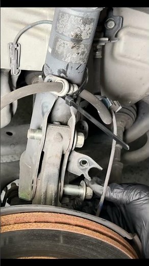 How to replace a quick strut on a 2006 to 2011 Honda Civic 8th Gen #monroe #struts #quickstrut