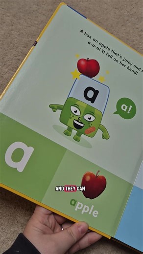 The easiesy screen free activity for toddlers learning their first letters, first numbers, first colours 👏🏻 numberblocks alphablocks toddler educational toys toddler screen free toddler activities toddler toys toddler games