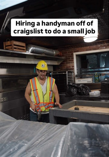 When the handyman thinks he’s a contractor🦺 #Comedy #Contractor #Handyman #Construction
