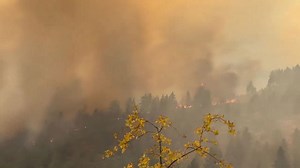 Nevada wildfire prompts evacuations