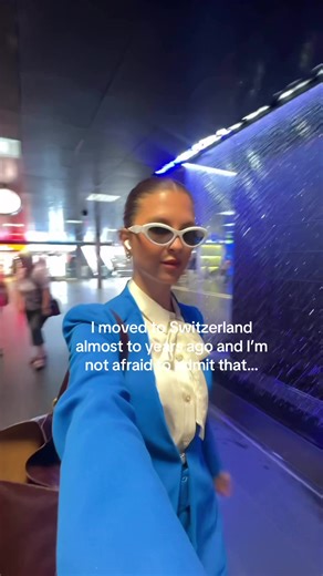 At the beginning, I honestly found it quite difficult to understand Swiss German 😅 Even though I speak German, everything suddenly sounded completely different: different words, a totally different pronunciation, and on top of that, the fast pace of speech. Many words don’t even exist in Standard German and even familiar words sound completely changed. On top of that, there isn’t just one single version of Swiss German, but many different dialects depending on the region. So it’s no surprise th