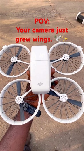 The 2026 travel essential. The DJI Flip is officially the king of palm takeoffs.