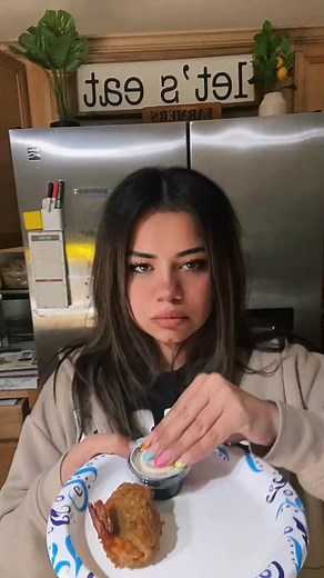 12K views · 31 reactions |  #food #eatwithme #longhornsteakhouse #eatbussinwithme #asmr #foodtok #eatingasmr #eat | Carl Dawsonblocker | Facebook