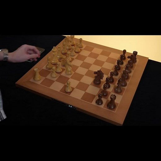 The Ultimate Experience with Premium Pieces & Smart LED Guidance #chess #chessnut#chessnutpro