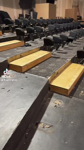 Votre salle Confort vient d'arriver dans votre @cgr.brignais ✨ Un confort optimal, une projection laser et un son Dolby Atmos ... tout est réunis pour vous faire vivre une expérience incroyable ! Rendez-vous sur notre site internet pour voir la programmation : https://www.cgrcinemas.fr/evenements/18707-nouvelle-salle-confort/ | CGR Lyon - Brignais