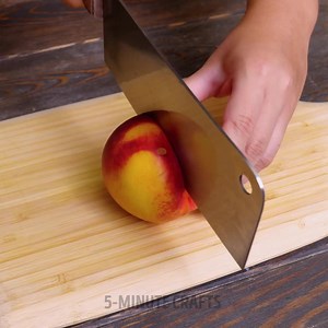 9.5M views · 30K reactions | Fast ways to cut and peel fruits and veggies.  | 5-Minute Crafts Play | Facebook