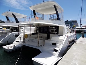 2017 Leopard 43 Powercat Power Catamaran for sale - YachtWorld
