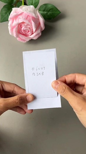 Pressed Flower Photo Frame #flowerframe #pressedflowers #diydecor #natureart #craftidea #photoart #handmadeframe #arttime #simplecraft #creativefun | paper craft ideas