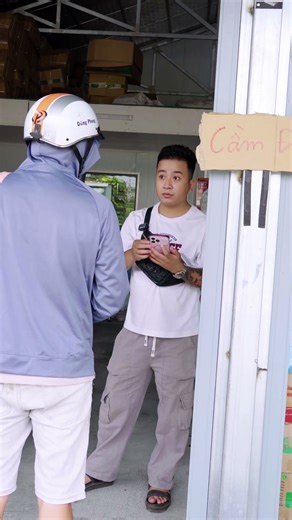 Occupational hazard #funny #cuoncuoncon #humor #justlaughit #youtubetrend #entertainment #fun