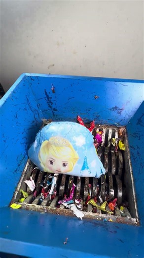 💙 Princess Balloon vs Powerful Shredder 😱🌀 | Satisfying Crushing Moment!#satisfying #satusfying