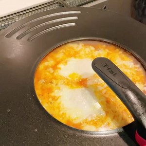 あつろー on Instagram: "ミートパトラなるものを作った✨ 📍おうち #あつろークッキング ⁡ ⁡ なんだかとっても美味しそうでミートパトラなるものを作ってみた😍 かなりヘルシーでうまうま！ 卵も半熟にできた👏 ⁡ 材料は所定よりだいぶ多めで作った笑 リュウジさんのレシピ載せとくねー！ ⁡ 【ミートパトラ】 合い挽き肉...200g 玉ねぎ...60g にんにく...5g まいたけ...50g 卵...2個 トマト缶...1／2缶 ピザチーズ...50g オリーブオイル...小さじ2 塩コショウ...少々 チリパウダー...小さじ1 コンソメ...小さじ1 塩...2つまみ 砂糖...小さじ2／3 黒コショウ...適量 チリパウダー...小さじ1⁡ ⁡ ⁡ ＊＊＊＊＊＊＊＊＊＊＊ このアカウント( @atsuro_11 )は 代表取締役のあつろーが 「日々のリアルなご飯」を投稿しています🌱 B級グルメから高級店まで本音で投稿！ おすすめや感想などをコメントで教えてください🥰✨ ＊＊＊＊＊＊＊＊＊＊＊⁡ ⁡ ⁡ #ミートパトラ #おうちごはん #おうち居酒屋 #おう