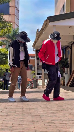 Beginner c walk tutorial #captboby #dance #stilldre #snoopdoggcripwalk