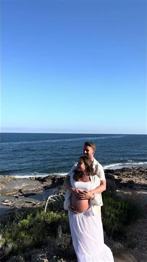 Couple Maternity Photoshoot at the Beach in Alicante | Golden Hour Love