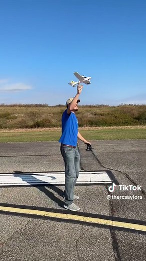 This is a perfect RC airplane for beginners. It is budget friendly and extremely easy to fly. #hobbyzoneduet #thercsaylors #rc #rctoy #rcplane #rcairplane #aviation #easytofly #pilot