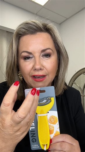 Sandra’s Lunchtime Lift, Sandra has the perfect little gadget for your kitchen🌽 Shop Now > https://tinyurl.com/mvv8c948 | McElhinneys