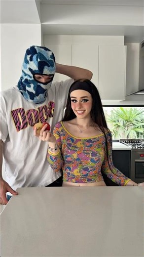 CAN YOU HELP ME GET TO 1M!? 😝💕 #youtubeshorts #funny