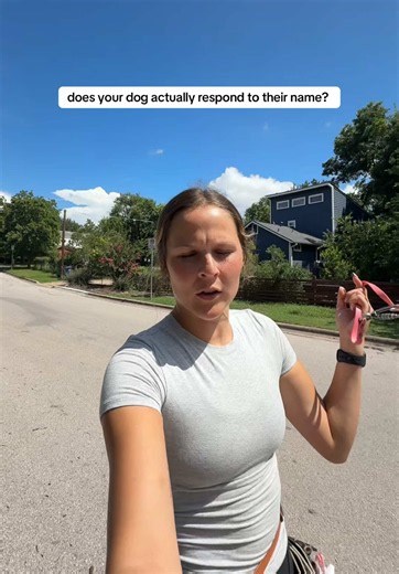 working on reinforcing your dog for responding to their name is SO underrated!!! #dogtok #dogtraining #reactivedog #dogtrainer • how to teach a dog their name • how to teach a dog recall • how to train a distracted dog • how do i teach my dog their name •