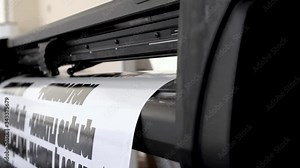 Vinyl cutter plotter machine and moving cutting head