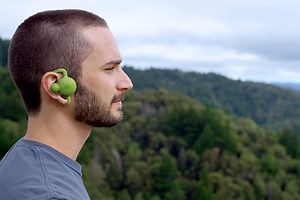 How the Bonx Grip walkie-talkie helps a blind athlete take on the toughest terrain