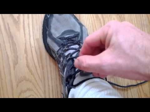 The tightest one handed shoe tying technique.