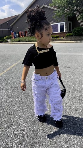 229K views · 12K reactions | Jeans @Rockstar Original discount code: ALESSIAV10 #fyp #fypシ #viral #viralvideo #trending #outfits #rockstaroriginal | Alessia | Facebook