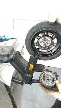 Removing the front wheel from a VMAX VX2 Pro e-scooter